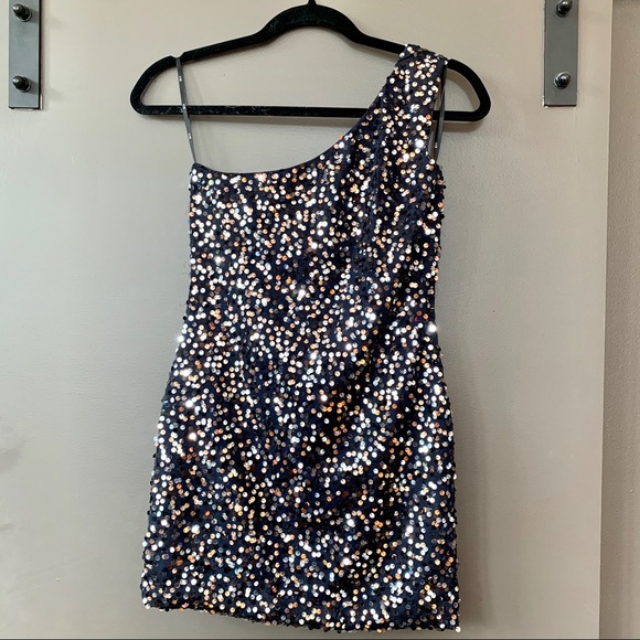Sequin one shoulder bodycon party minidress! Yasss - Picture 2 of 7